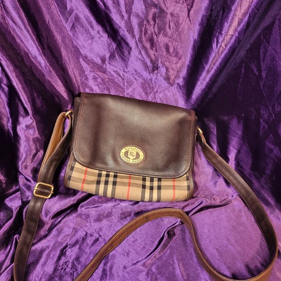 Burberry's Vintage Messenger Bag - Picture 2 of 7